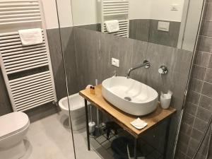 Phòng tắm tại Al Pozzo di Luce Venezia Suites