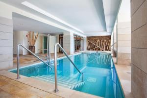 Basen w obiekcie Grupotel Aguait Resort & Spa - Adults Only lub w pobliżu