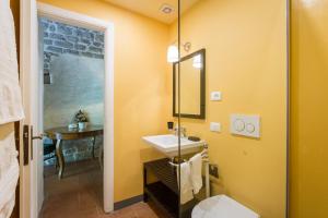 Kúpeľňa v ubytovaní Villa in Private Estate,shared Pool,parking,3km to Ponte Vecchio