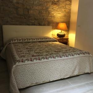 A bed or beds in a room at Casa Mario Lupo - Apartments and Rooms