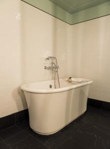 Wittmore Hotel - Adults Only, Small Luxury Hotels的一间浴室