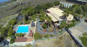The swimming pool at or close to Finca SanJuan (Batista) für Gruppen