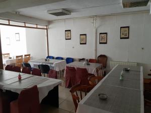 Reštaurácia alebo iné gastronomické zariadenie v ubytovaní Hostel Gonzo