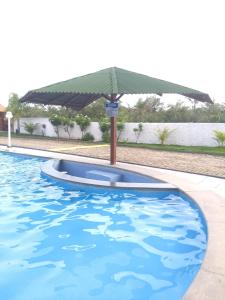 Porto dos Lencóis - Chalé Tipo Apartamento内部或周边的泳池