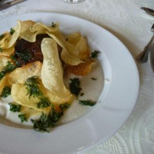 Makanan di atau berdekatan hotel