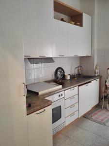 A kitchen or kitchenette at Interno3