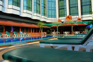 Bazén v ubytování The Empress Hotel - SHA Extra Plus nebo v jeho okolí