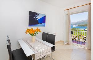 Nespecifikovaný výhled na hory nebo výhled na hory při pohledu z apartmánu