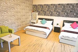 東港的住宿－東港海灣精品民宿  ，卧室的 ⁇ 染,配有两张床和一把椅子
