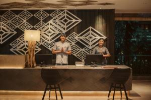 Členové personálu v ubytování The Vira Bali Boutique Hotel & Suite + 37 fotografií