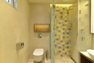 Ένα μπάνιο στο Garni Hotel D10