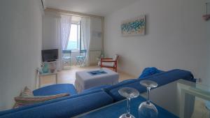 TV a/nebo společenská místnost v ubytování Apartments & Rooms Josephine