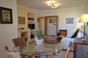 TV a/nebo společenská místnost v ubytování Eden Vilage by Garvetur