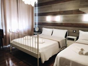 A bed or beds in a room at Sophia