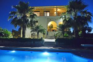The swimming pool at or close to West Crete Chania - Villa Europa