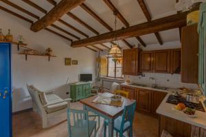 Kuchyň nebo kuchyňský kout v ubytování Casa il Castello
