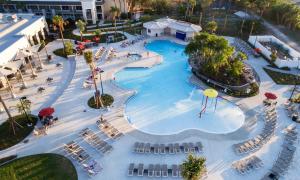 Uma vista aérea de Avanti Palms Resort And Conference Center