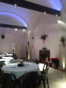 A seating area at Foresteria Pellegrino
