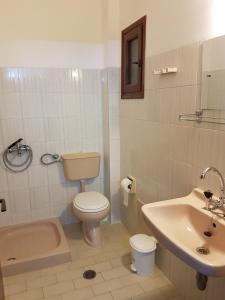 A bathroom at Alexandros Studios