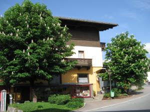 Budova, kde se apartmán nachází + 23 fotografií