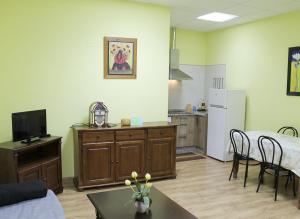 Η κουζίνα ή μικρή κουζίνα στο Apartamentos Monasterio