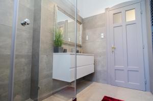 Kúpeľňa v ubytovaní Viktoria Luxury Apartment