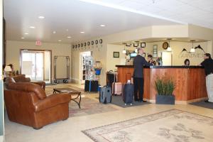 הלובי או אזור הקבלה ב-Grand View Inn & Suites