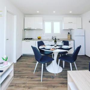Kuchyň nebo kuchyňský kout v ubytování Luxury Mobile Homes Liza