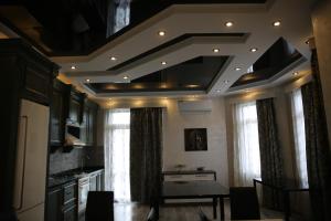 Kuchyň nebo kuchyňský kout v ubytování Villa Mariana