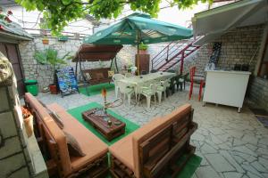 Patio nebo venkovní prostory v ubytování Guesthouse Adi