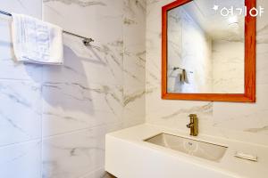 Koupelna v ubytování Blanc Business Hotel