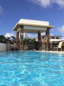 Bazén v ubytování Tumon Bel-Air Serviced Residence nebo v jeho okolí