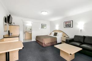 Η κουζίνα ή μικρή κουζίνα στο Scotty's Motel