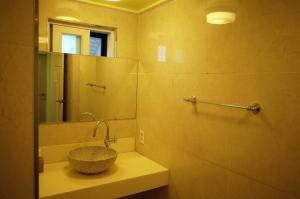 Ванна кімната в YaKorea Hostel Gangnam