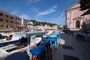 Galería fotográfica de Bed&Breakfast Saturn en Veli Lošinj