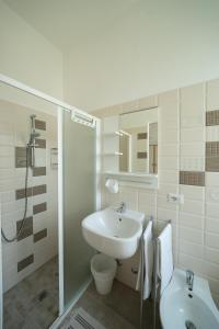 A bathroom at Locanda Villa Fiori