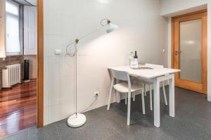 ห้องน้ำของ GuestReady - City central suite in Porto