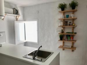 Kuchyňa alebo kuchynka v ubytovaní Easy Nerja Beach House