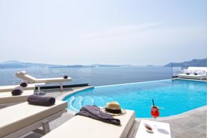 Swimmingpoolen hos eller tæt på Santorini Secret Suites & Spa, Small Luxury Hotels of the World