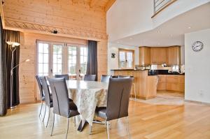 Kuchyň nebo kuchyňský kout v ubytování Chalet Rivendell - GRIWA RENT AG