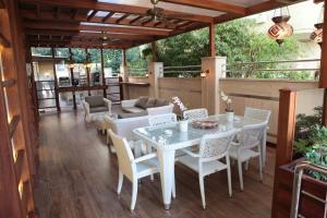 Posezení v ubytování Akkoc Boutique Hotel + 22 fotografií