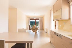 Nhà bếp/bếp nhỏ tại Levanda Luxury Stone Villa