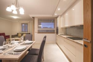A kitchen or kitchenette at Luxury Apartments Villa Matea 2
