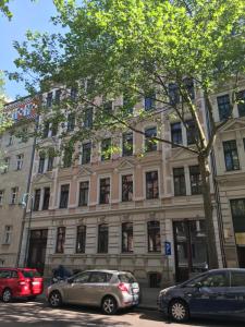 Το κτήριο όπου στεγάζεται  το διαμέρισμα