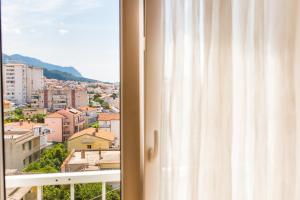Nespecifikovaný výhled na hory nebo výhled na hory při pohledu z apartmánu