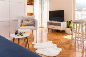 TV a/nebo společenská místnost v ubytování MarIvan Centar&Beach