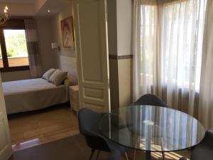 Posteľ alebo postele v izbe v ubytovaní Villa Las Lomas de Marbella
