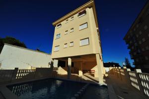 The swimming pool at or close to Villamar Orange Costa