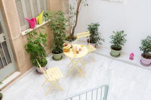Fotografia z galérie ubytovania Grandma's Chic & Bright Athenian home with a Patio v Aténach