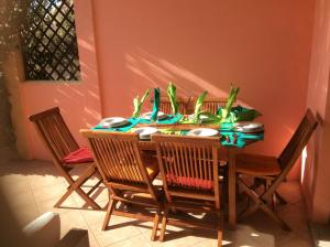 Restoran atau tempat lain untuk makan di Casa Cristina Olbia costa smeralda